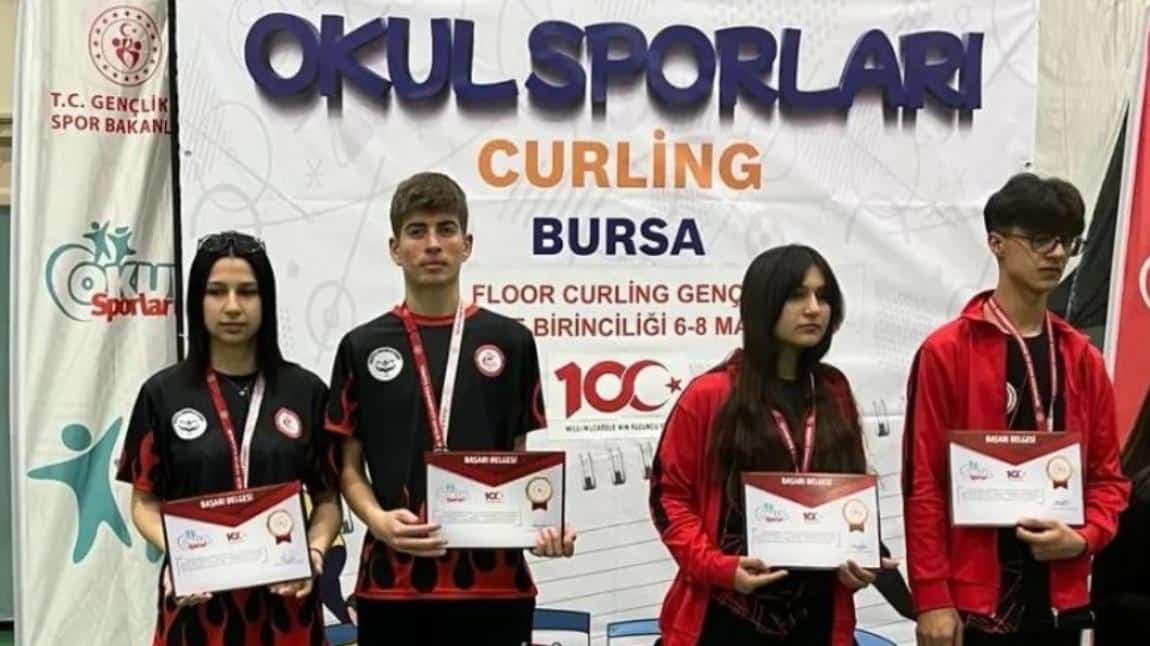 Mezitli Anadolu Lisesi Floor Curling dalında Türkiye ikincisi